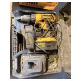 DRWALT DRILL W/ BATTERY