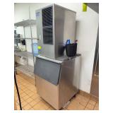 Hoshizaki KM-650MAH Ice Maker With Bin