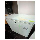 CHEST FREEZER