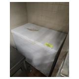 CHEST FREEZER