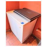 CHEST FREEZER