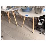 ROUND WHITE TOP WOODEN BASE TABLE
