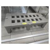 HD PLASTIC  DUNNAGE RACKS
