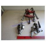 GEAR PULLERS
