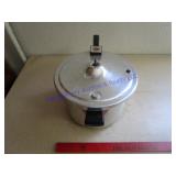 PRESSURE COOKER