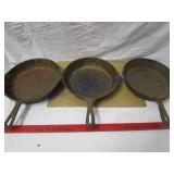 CAST IRON SKILLETS