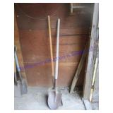 2 SHOVELS