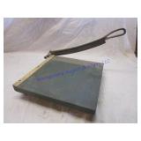 PAPER CUTTER