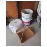 BUCKET & STEP STOOL