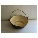 CAST IRON POT