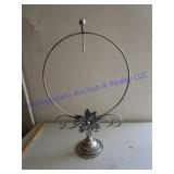 CHRISTMAS WREATH HOLDER