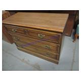 SMALL CHEST OF DRAWERS