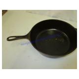 CAST IRON SKILLETT