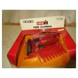 CASE IH 1660 COMBINE