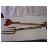 HAY KNIFE AND TATOR FORK