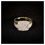3.7 DWT 10 KT Gold w/ Diamond Ring Sz: 9.5 3.7 DWT 10 KT Gold w/ Diamond Ring Sz: 9.5