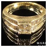 2.6 DWT 10 KT Gold w/ Diamond Ring Sz: 7.5 2.6 DWT 10 KT Gold w/ Diamond Ring Sz: 7.5