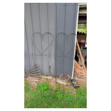 METAL GARDEN DECOR