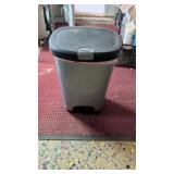 TRASH CAN