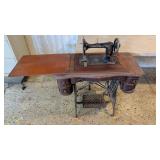 MINNESOTA SEWING MACHINE 31' TALL X 33' X 18'