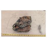 BASEBALL GLOVE