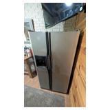 FRIGIDAIRE REFRIGERATOR