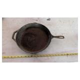 LODGE CAST IRON SKILLET