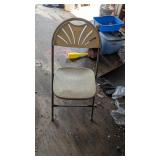 FOLDING CHAIR