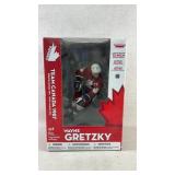 McFarlane Toys Wayne Gretzky Team Canada 1987
