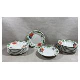Set of 17 Villeroy & Boch Amapola pattern,