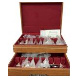 ONEIDA Golden Belle 86 pc Gold Rose Flatware in