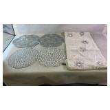 (5) table beaded place mats & tablecloths
