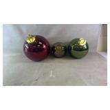 (3) different sizes light up Christmas ornaments