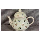Villeroy & Boch White Porcelain Teapot in Petite