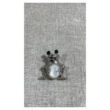 vintage sterling silver pendant features a