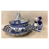 DELFT BLUE Porcelain Kissing Girl Boy
