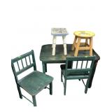 Childrenï¿½s Table with 2 Chairs and 2 small