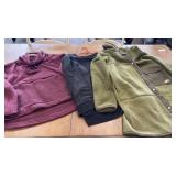 3 XL The North Face Coats, Pullover, Sweatshirt
