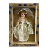 Vtg Madame Alexander Cissette Bride Doll.