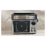 vintage Realistic Model 12-650A AM/FM portable