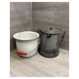 Enamel Pot and Chamber Pot