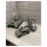 Vintage Motor Max Tank w/ unmarked Humvee and