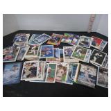 LOT OF 100 BASEBALL CARDS
