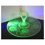 VINTAGE URANIUM GLASS ETCHED TIDBIT TRAY DISH
