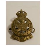 VINTAGE WW2 ROYAL MONTREAL REGIMENT CAP BADGE