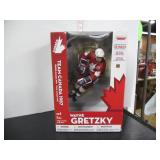 MINT 1987 LARGE WAYNE GRETZKY TEAM CANADA FIGURE