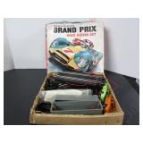 VINTAGE BATTERY POWERED SLOT CAR SET