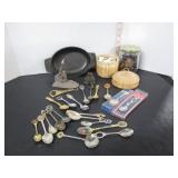 LOT OF COLLECTIBLES