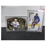2 WAYNE GRETZKY HOCKEY CARDS