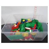 LARGE LOT OF VINTAGE LEGO IN PLASTIC TUB